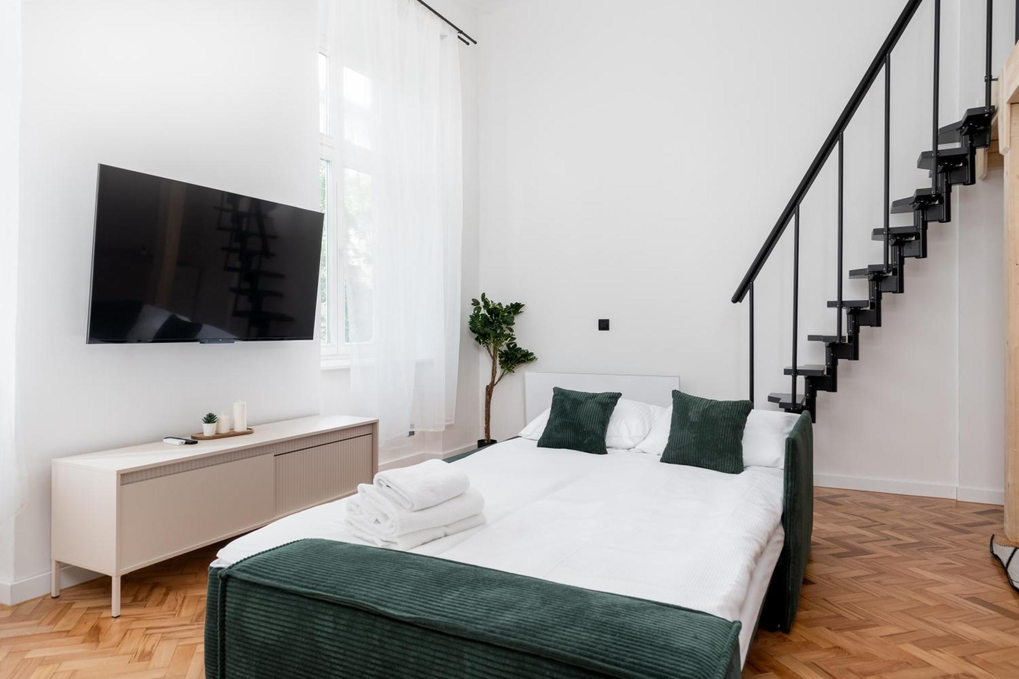 Old Town With Mezzanine Apartament *